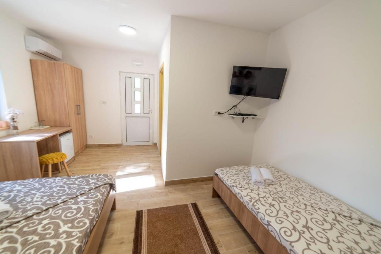 Sljivo Apartmani Херцег-Нови Экстерьер фото