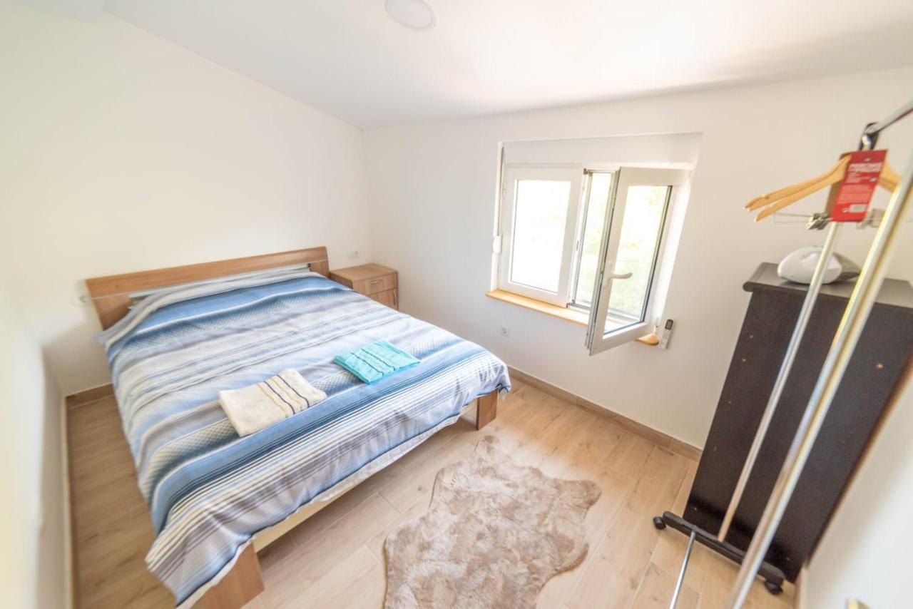 Sljivo Apartmani Херцег-Нови Экстерьер фото